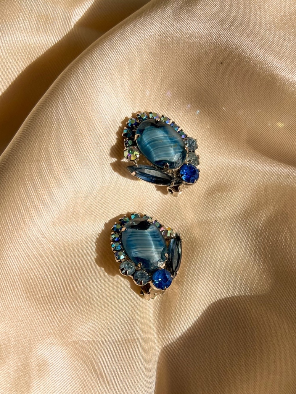 Vintage 1960s Blue Rhinestone Clip-On Earrings
